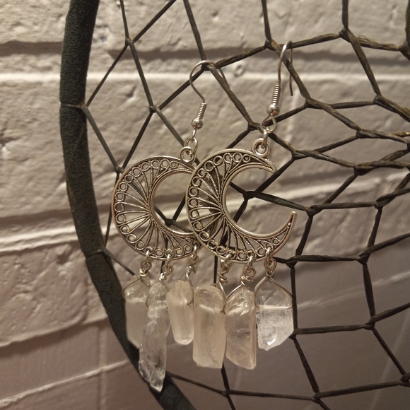 ๐ crecent moon quartz crystal earings - Picture 10 of 13